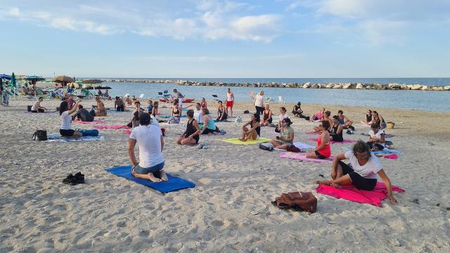 Unione Sportiva Acli: ''Yoga al tramonto'' a Pedaso, partenza positiva