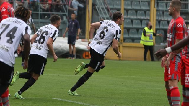 Precedenti Cremonese-Ascoli, nella primavera 2022 tripudio bianconero con gol di Baschirotto e certezza dei playoff
