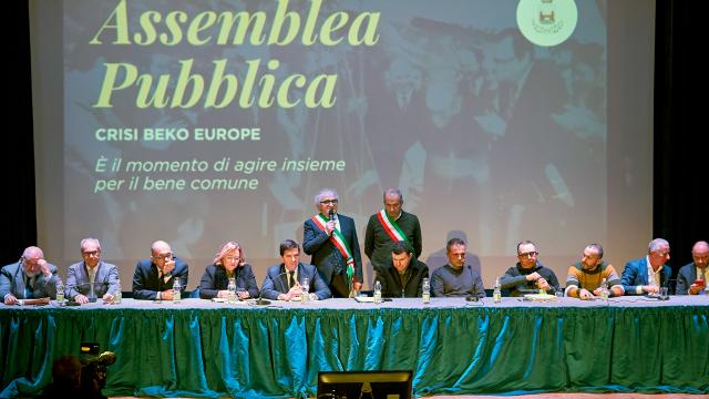 Comunanza, istituzioni e lavoratori dicono no alla chiusura dello stabilimento Beko: ''Difendiamo il nostro futuro''