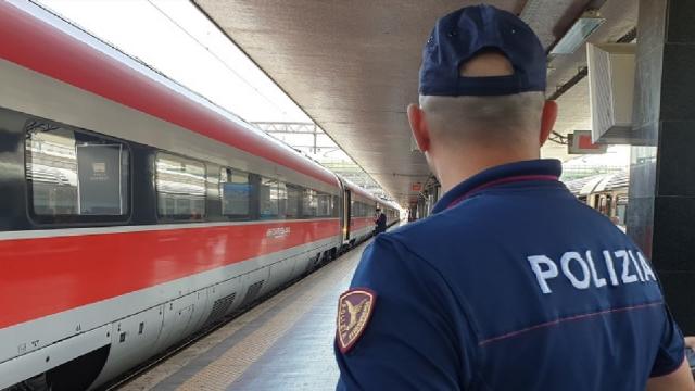 Polizia Ferroviaria San Benedetto: arrestato 32enne per truffa, furto e ricettazione
