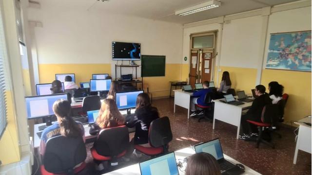  Istituto 'Massimo D'Azeglio' di Ascoli: dopo il furto inaugurata nuova aula informatica con il sostegno di FG Holding